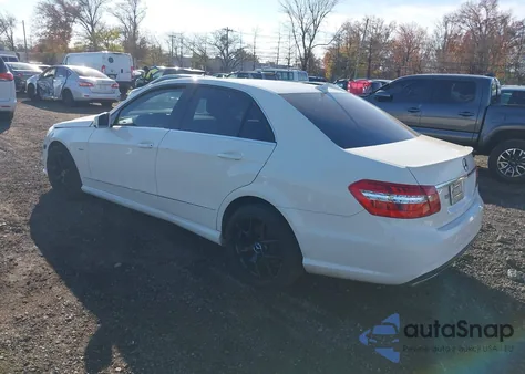 2012 Mercedes-Benz E 350 4Matic z USA, uszkodzony, nr VIN WDDHF8JB9CA540435